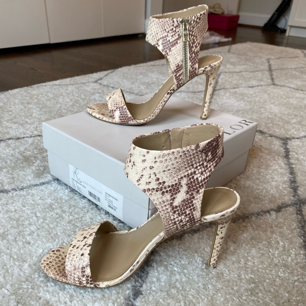 Ann Taylor Juliet Python Cutout Sandal EUC